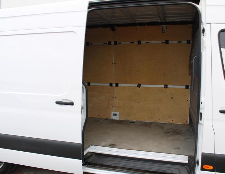Mercedes-Benz Sprinter 8