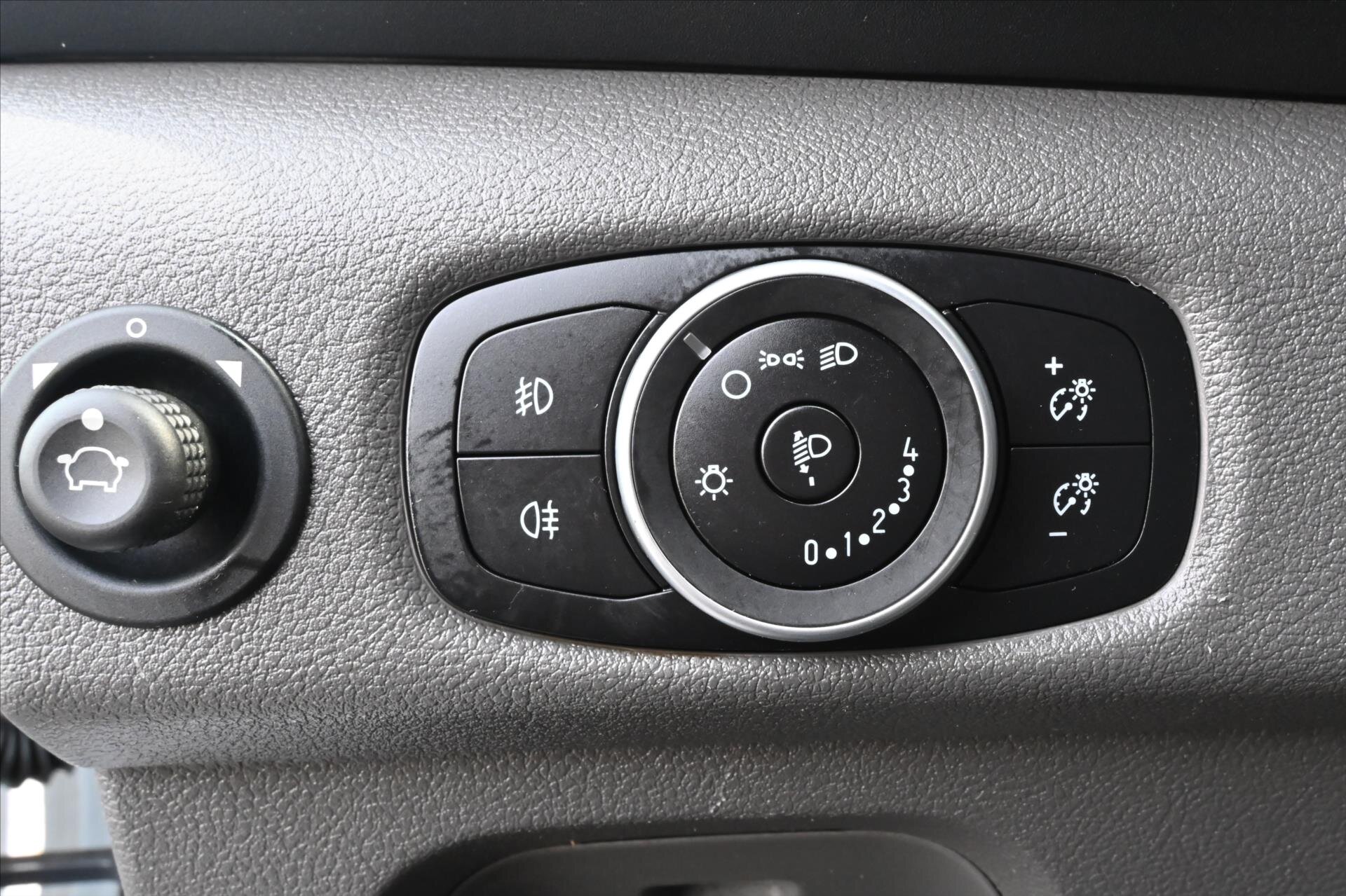 Ford Transit Skříň 2,0 l 96 kw