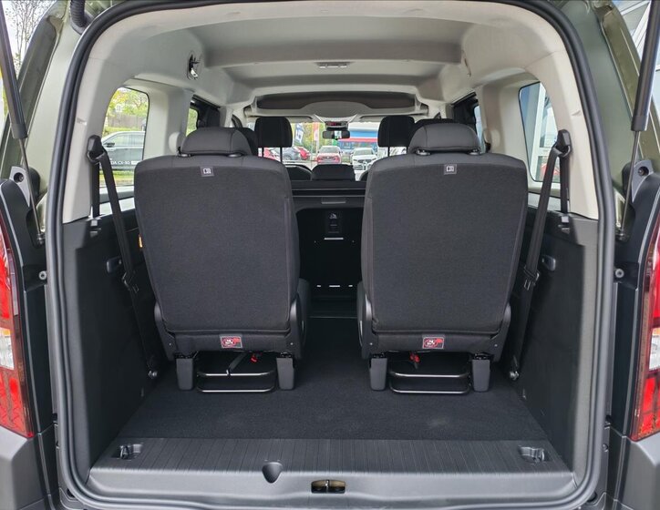 Peugeot Rifter MPV 1,5 l 96 kw