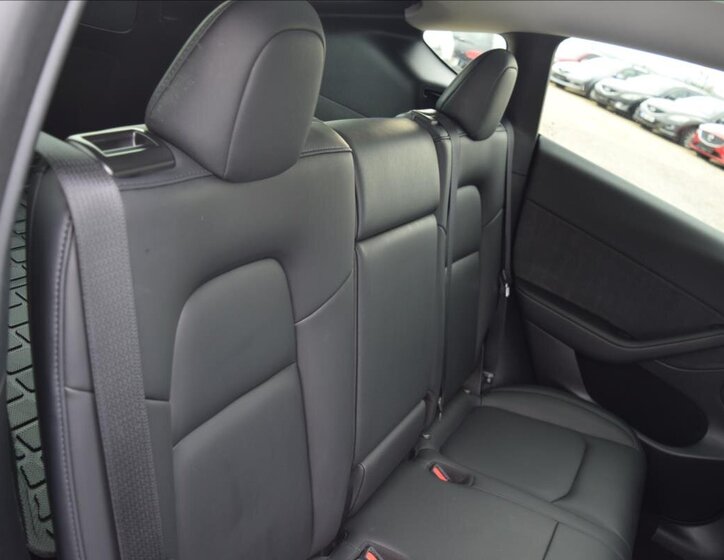 Tesla Model Y SUV / Terénní 0,0 378 kw