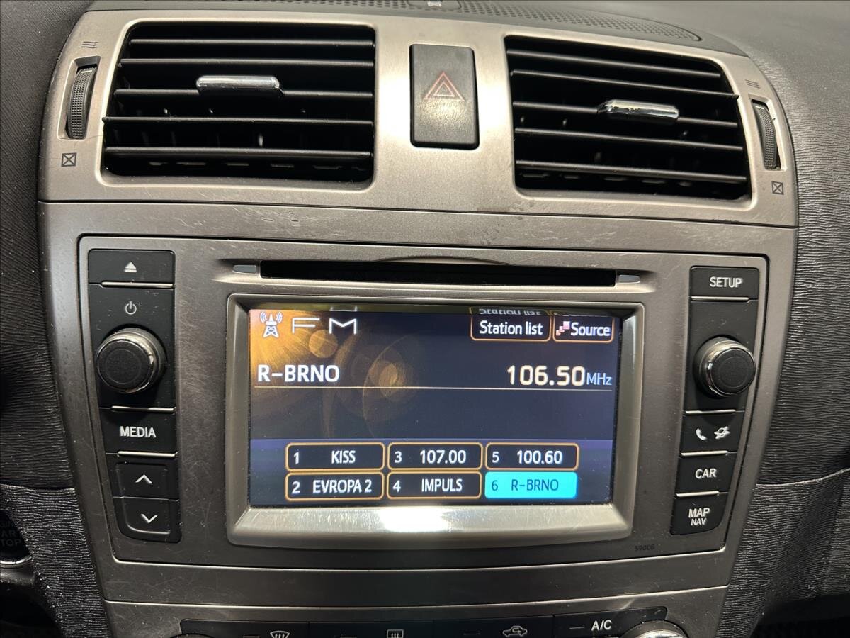 Toyota Avensis Kombi 2,0 l 91 kw