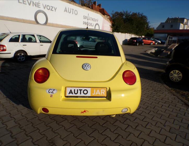 Volkswagen New Beetle 6