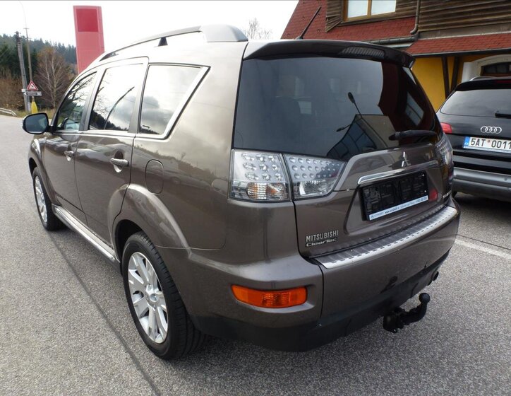 Mitsubishi Outlander Kombi 2,3 l 130 kw