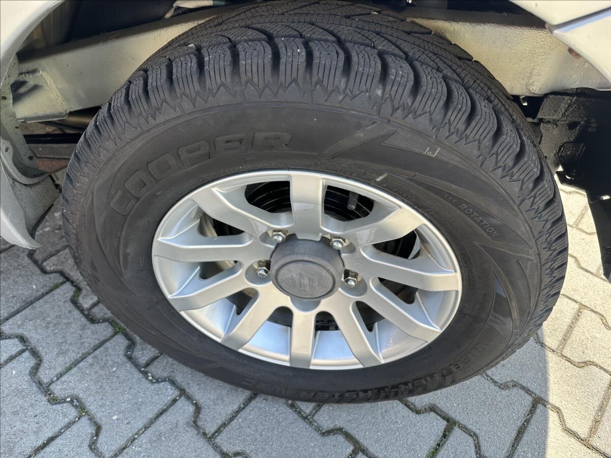 Suzuki Jimny SUV / Terénní 1,3 l 63 kw