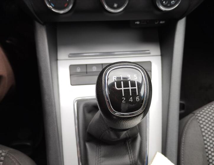 Škoda Octavia 14