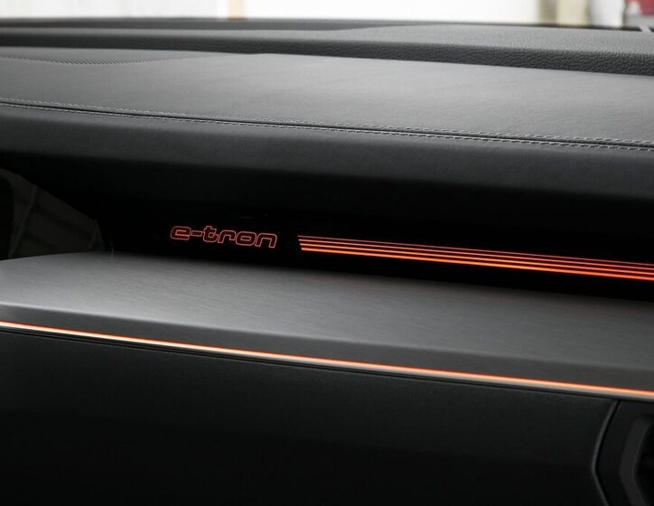 Audi e-tron SUV 0,0 300 kw