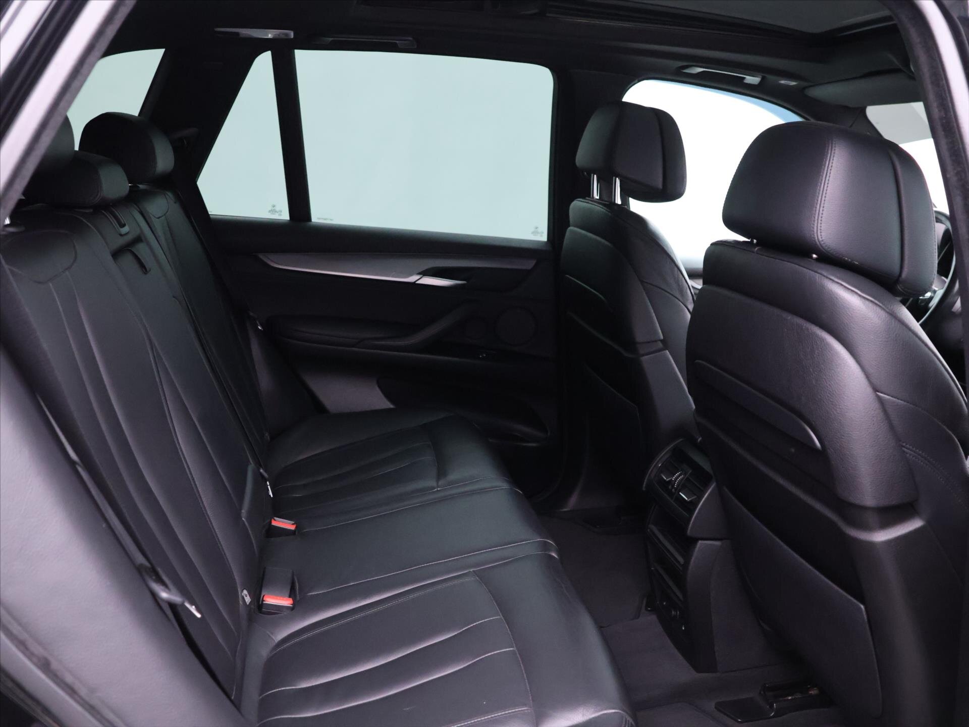 BMW X5 SUV / Terénní 3,0 l 230 kw