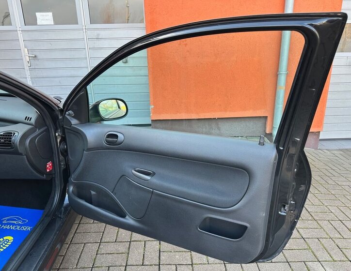 Peugeot 206 21