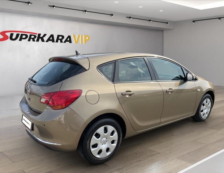 Opel Astra Hatchback 1,6 l 85 kw