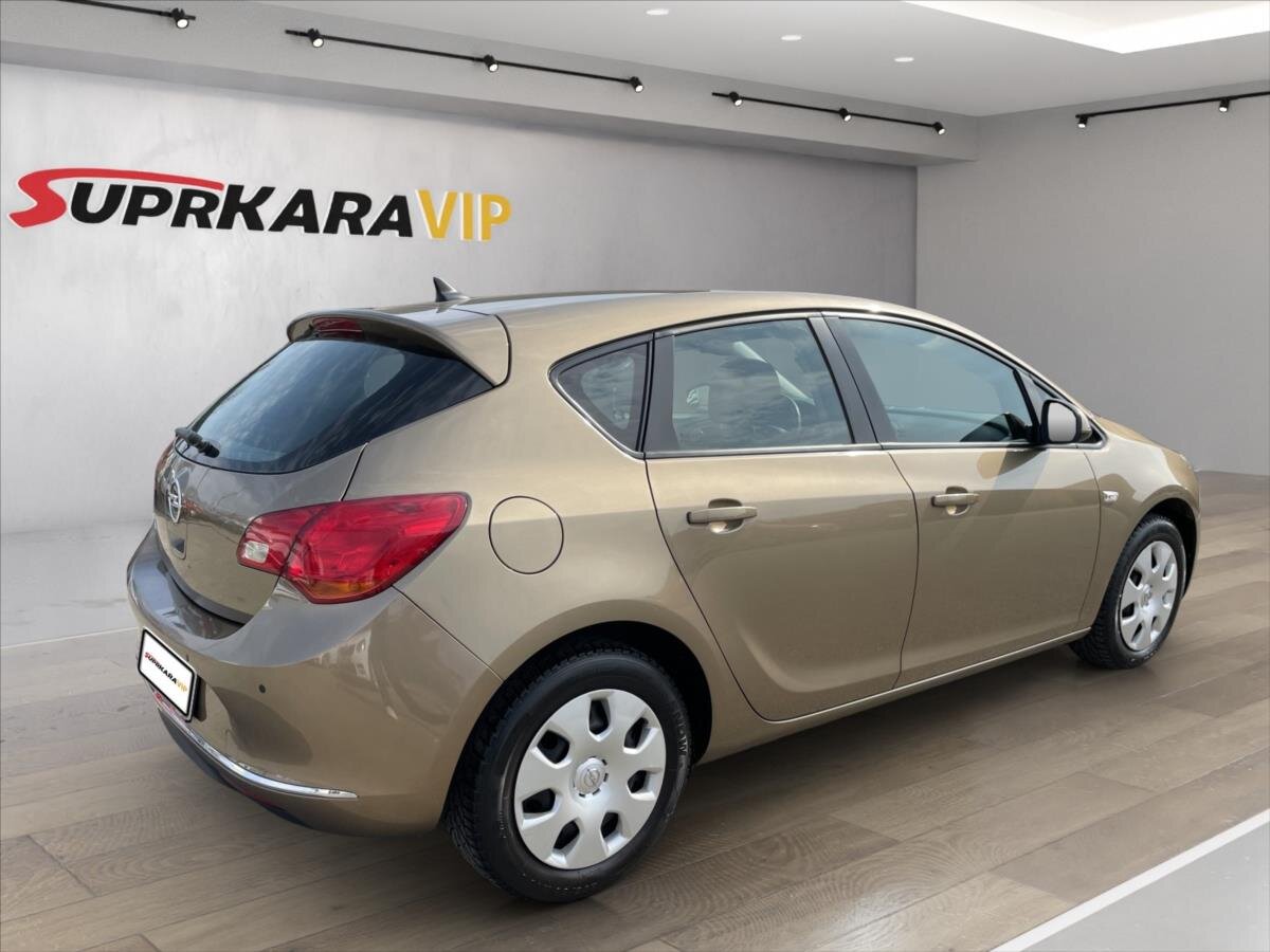 Opel Astra Hatchback 1,6 l 85 kw