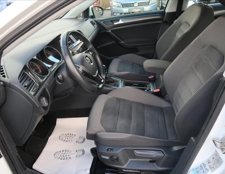 Volkswagen Golf Kombi 1,5 l 96 kw