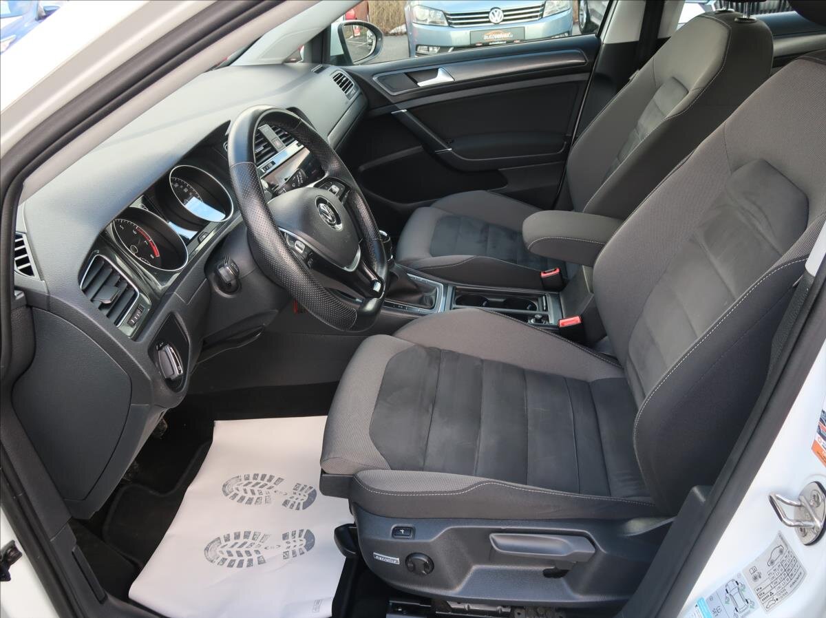 Volkswagen Golf Kombi 1,5 l 96 kw