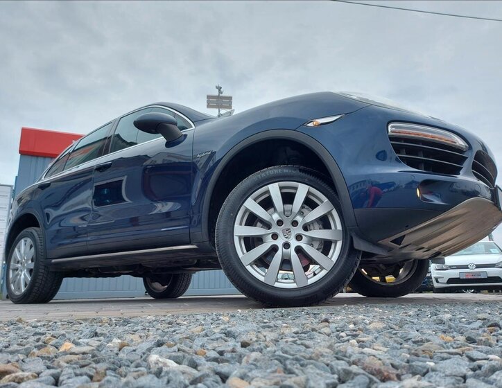 Porsche Cayenne SUV / Terénní 3,0 l 245 kw
