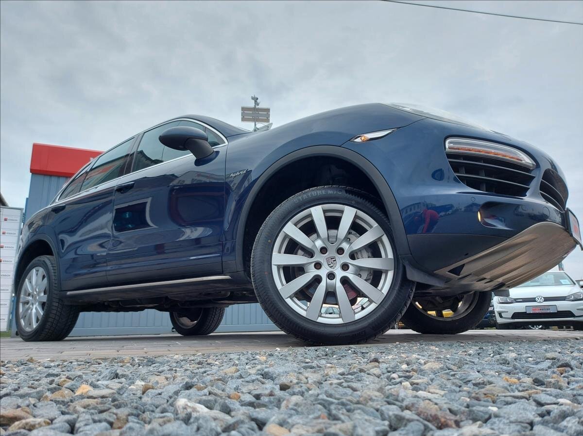 Porsche Cayenne SUV / Terénní 3,0 l 245 kw