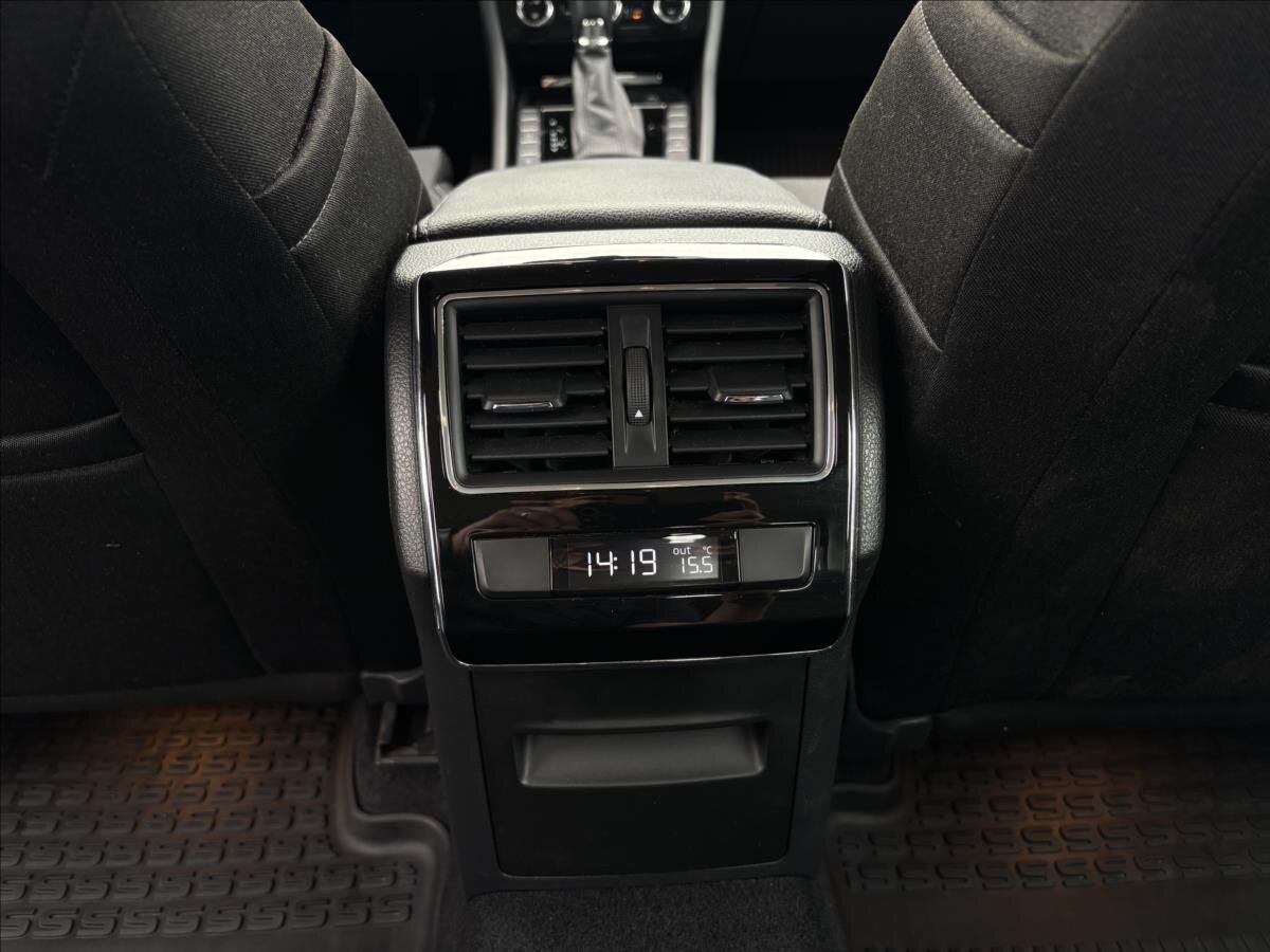 Škoda Superb Sedan / Limuzína 2,0 l 140 kw