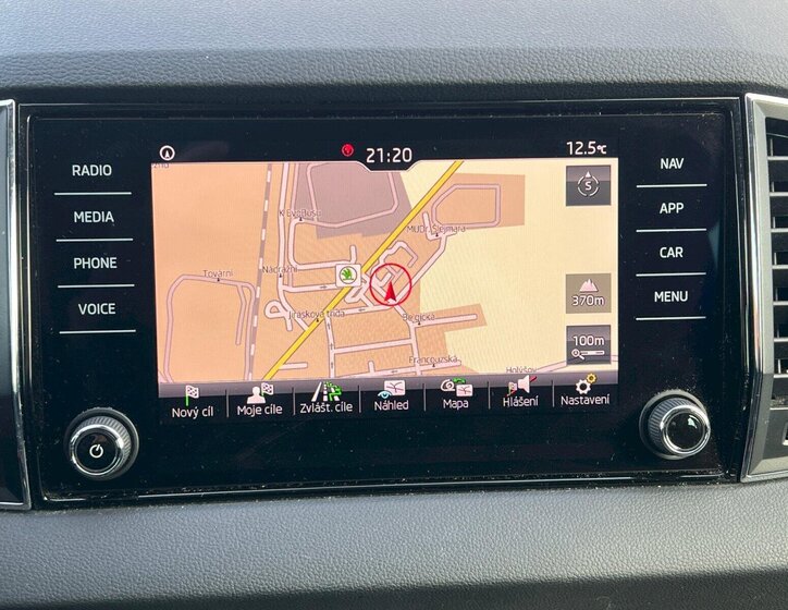 Škoda Karoq SUV / Terénní 1,5 l 110 kw