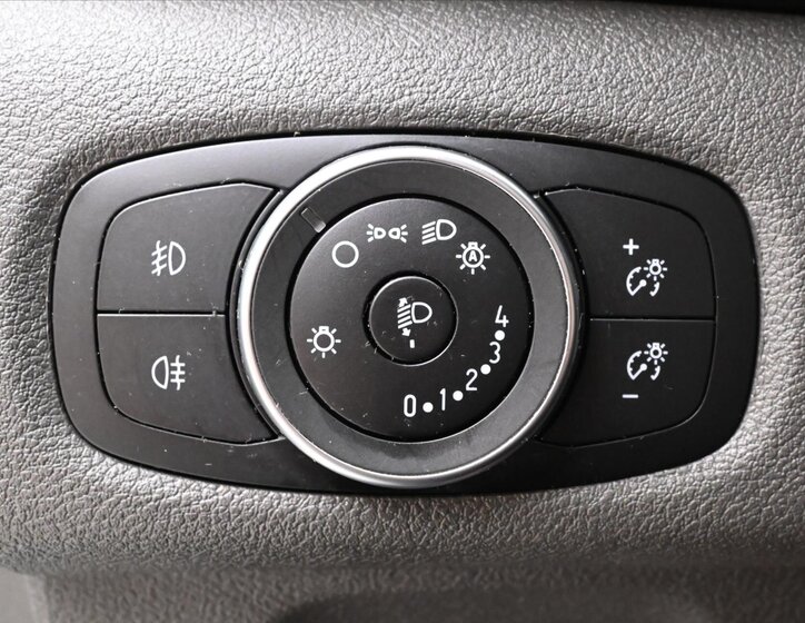 Ford Transit Custom Skříň 2,0 l 96 kw