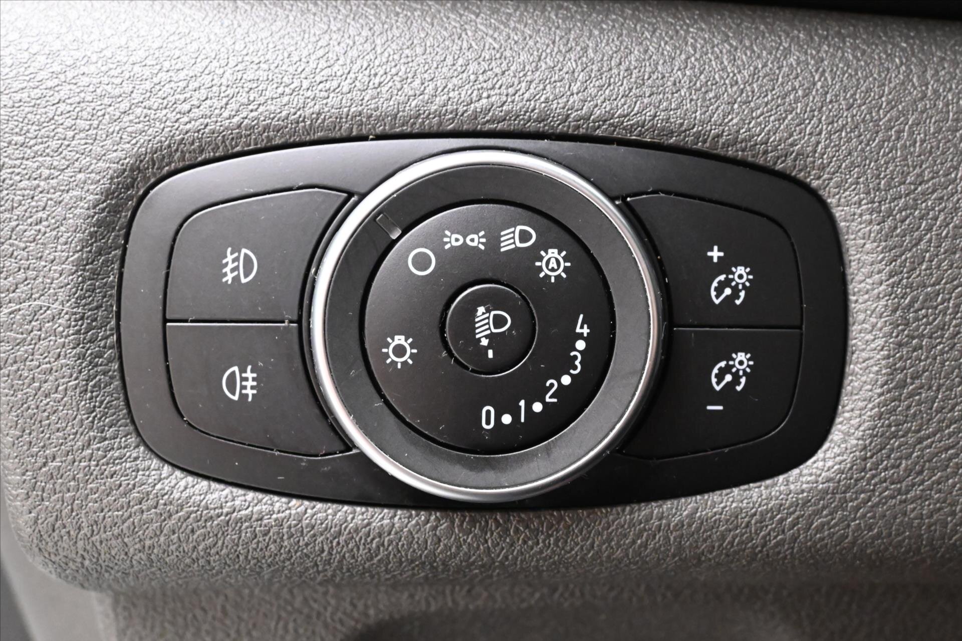 Ford Transit Custom Skříň 2,0 l 96 kw