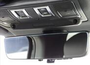 Land Rover Defender 26