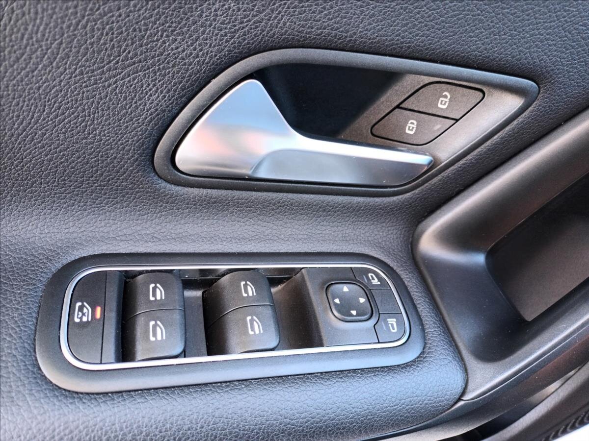 Mercedes-Benz Třídy A Hatchback 1,3 l 80 kw