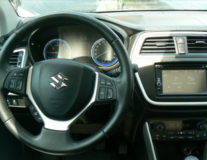 Suzuki SX4 S-Cross 11