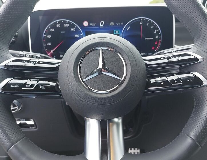 Mercedes-Benz GLC 10