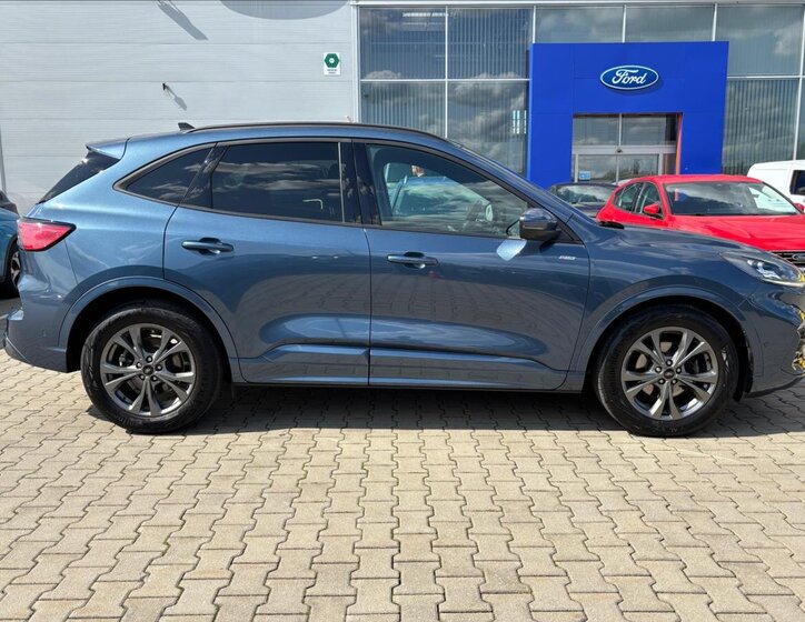 Ford Kuga SUV / Terénní 2,0 l 88 kw