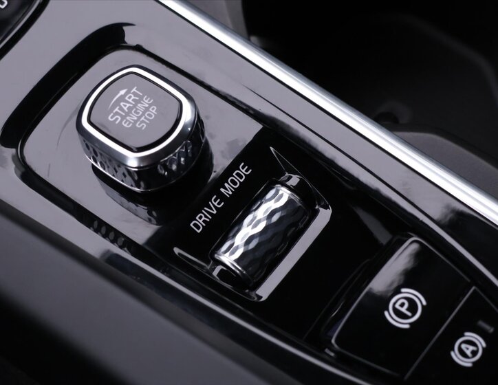 Volvo XC60 SUV / Terénní 2,0 l 145 kw