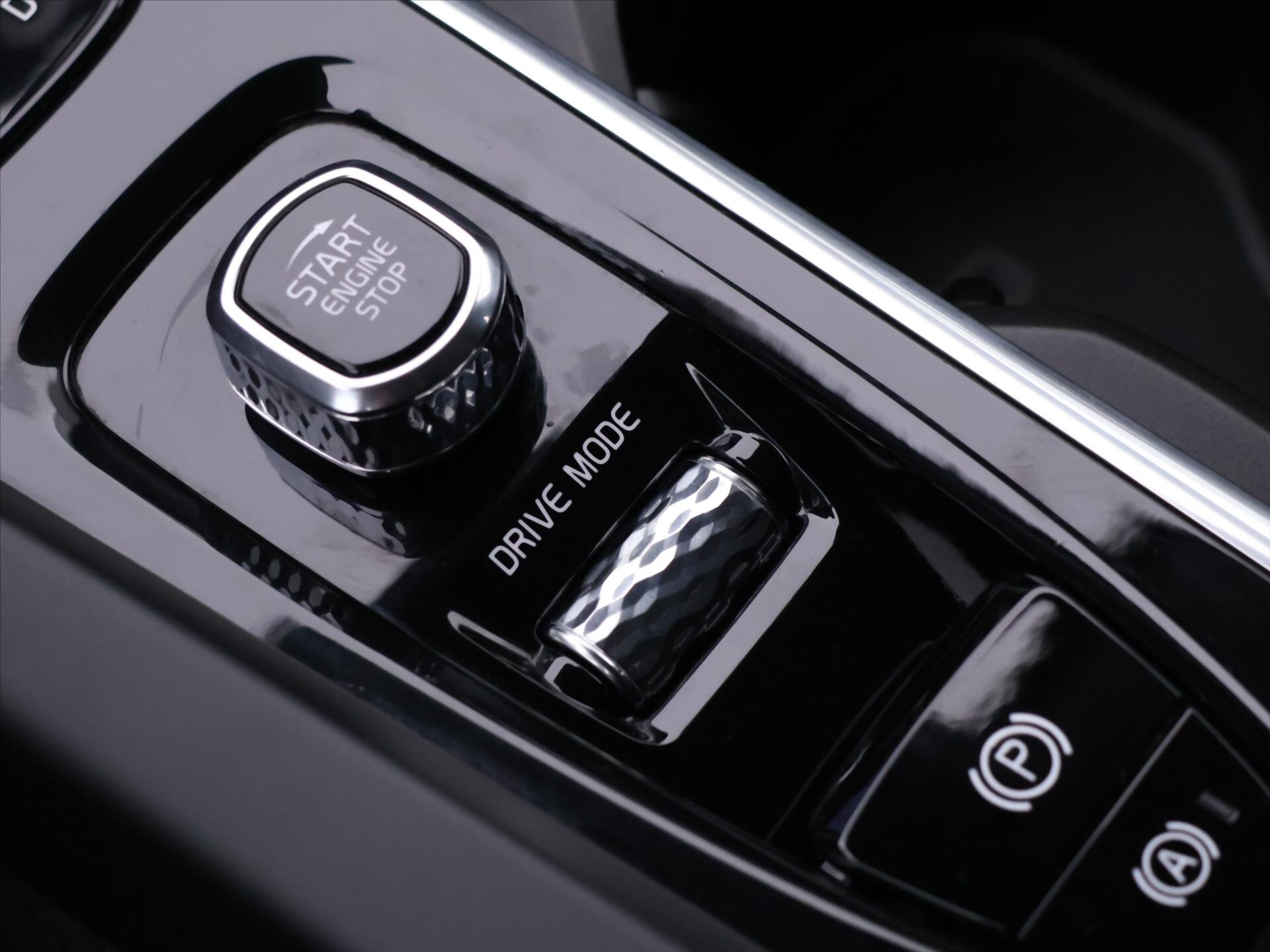 Volvo XC60 SUV / Terénní 2,0 l 145 kw