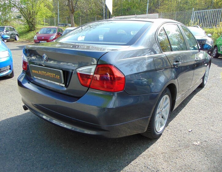 BMW Řada 3 Sedan / Limuzína 2,0 l 95 kw