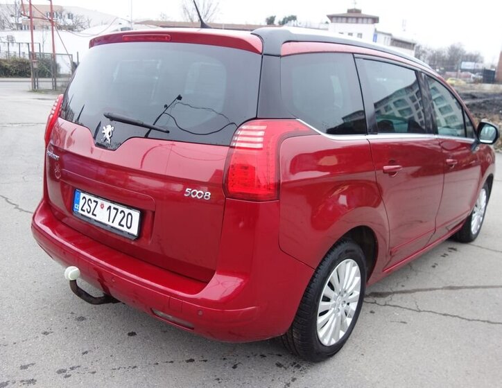 Peugeot 5008 9