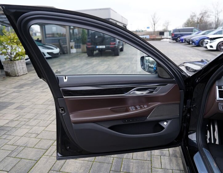 BMW Řada 7 Sedan 3,0 l 250 kw