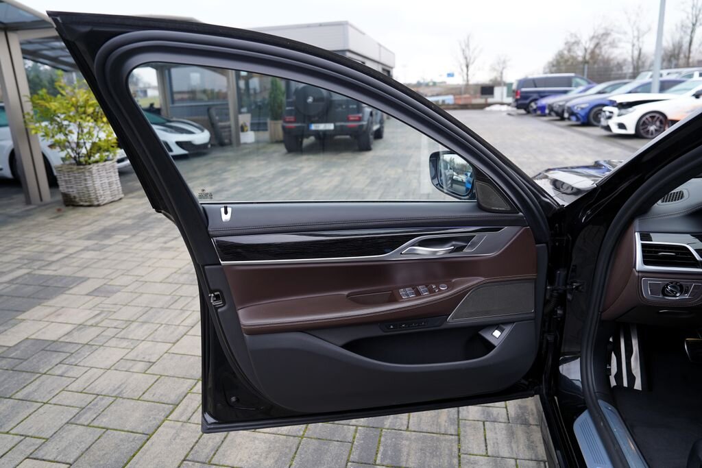 BMW Řada 7 Sedan 3,0 l 250 kw