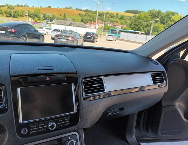 Volkswagen Touareg SUV / Terénní 3,0 l 176 kw