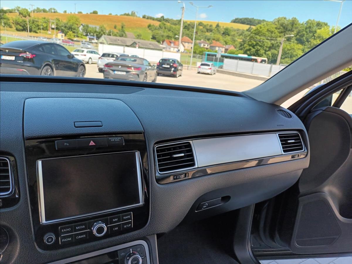 Volkswagen Touareg SUV / Terénní 3,0 l 176 kw