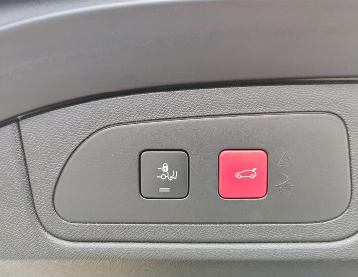 DS Automobiles DS7 Crossback SUV 1,6 l 133 kw