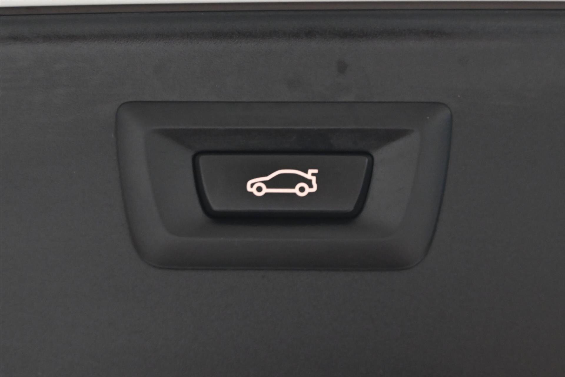 BMW Řada 5 Kombi 3,0 l 190 kw