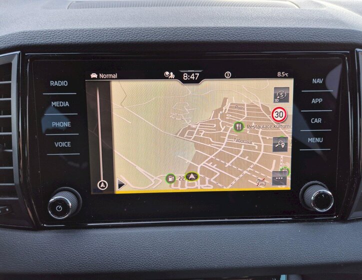 Škoda Karoq SUV / Terénní 1,5 l 110 kw