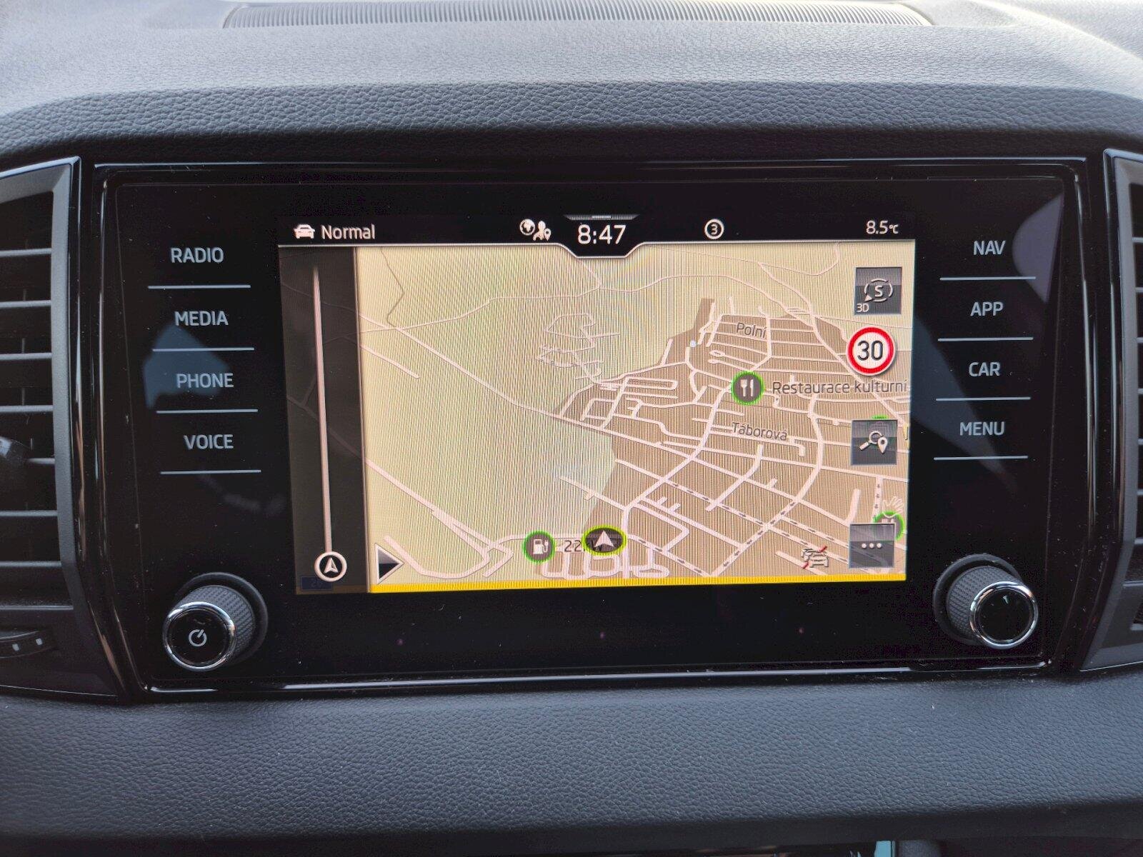 Škoda Karoq SUV / Terénní 1,5 l 110 kw