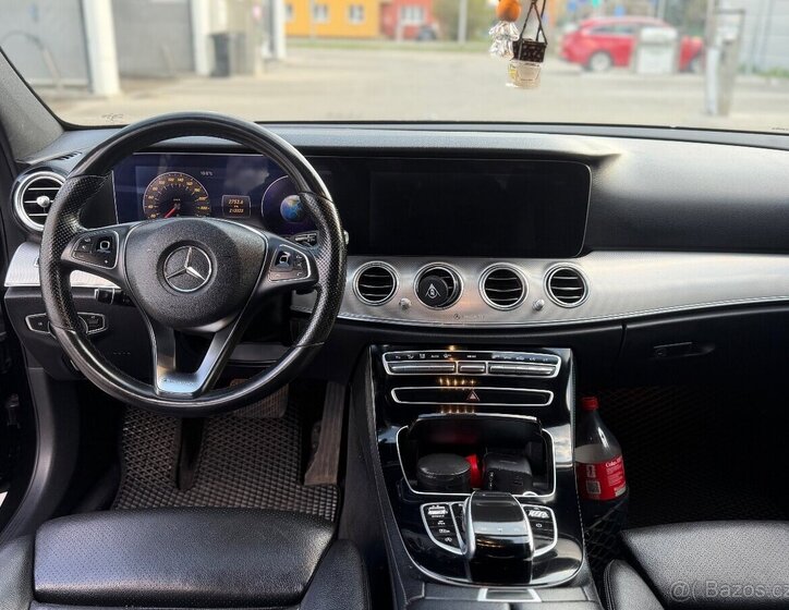 Mercedes-Benz Třídy E Sedan / Limuzína 0,0 110 kw
