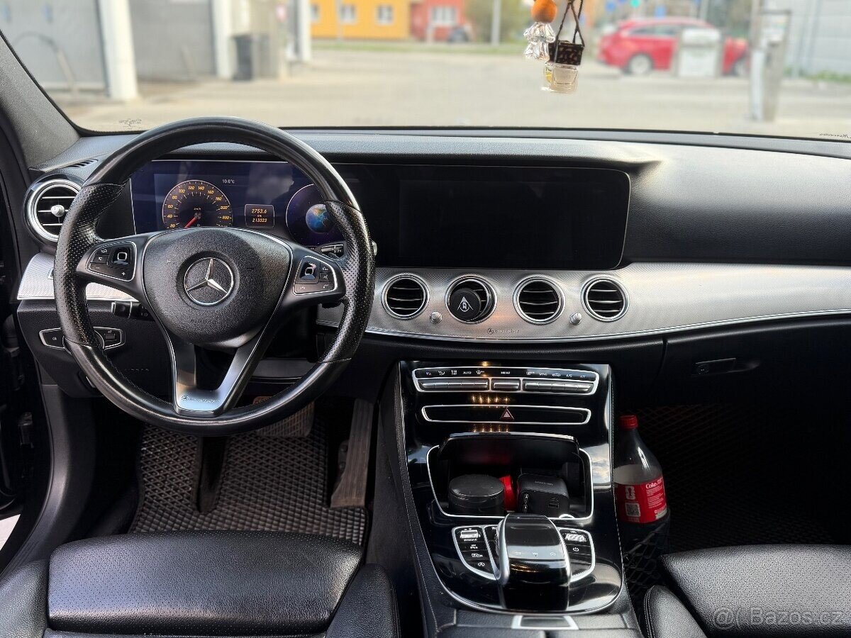 Mercedes-Benz Třídy E Sedan / Limuzína 0,0 110 kw
