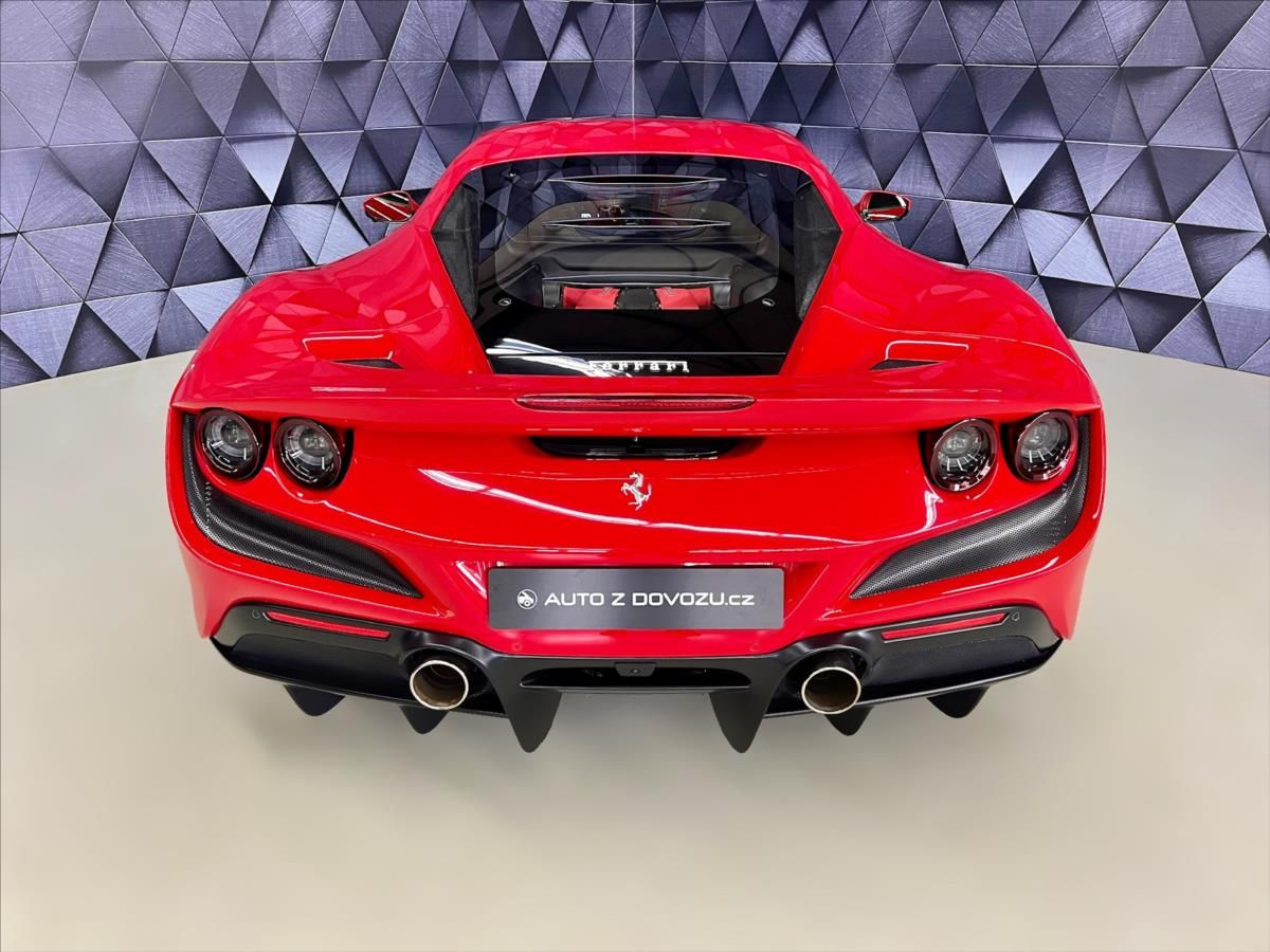 Ferrari F8