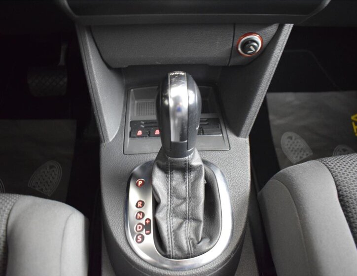 Volkswagen Touran MPV 1,6 l 77 kw