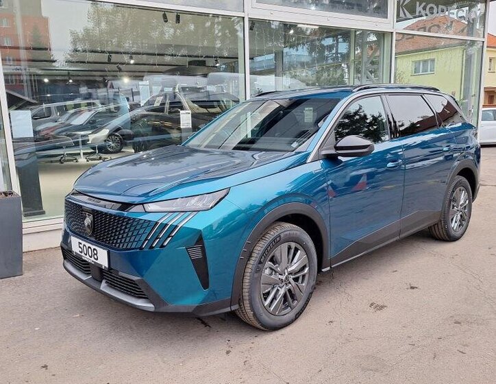 Peugeot 5008 SUV 1,2 l 107 kw