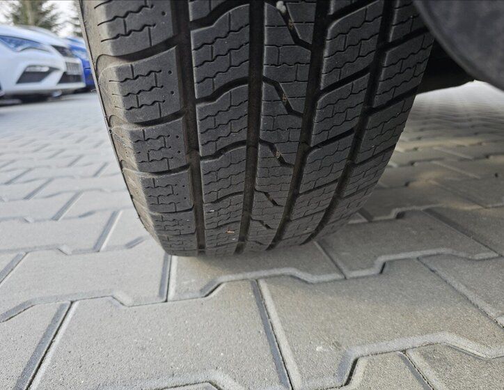 Toyota RAV4 Kombi 2,2 l 100 kw