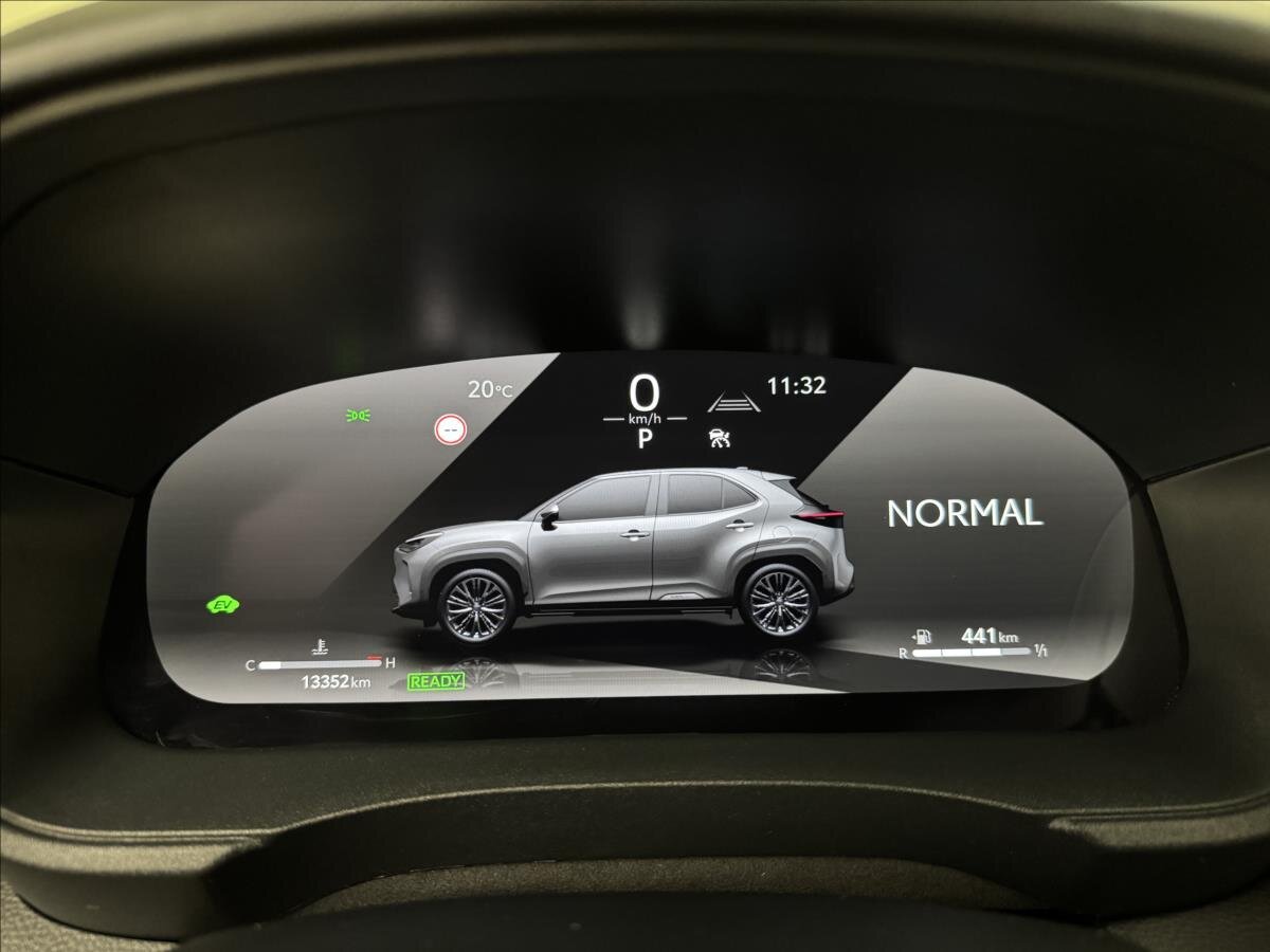 Toyota Yaris Cross SUV 1,5 l 96 kw