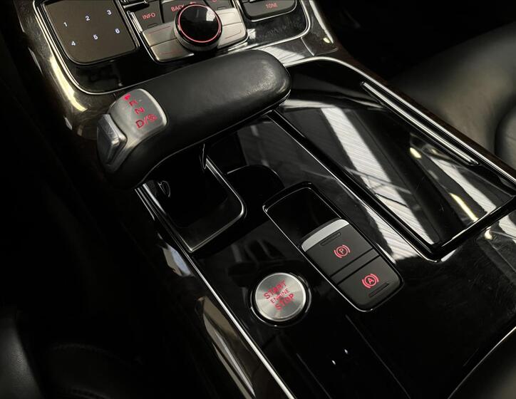 Audi A8 16