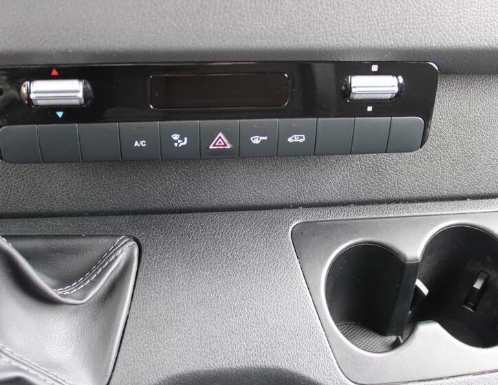 Mercedes-Benz Sprinter 12