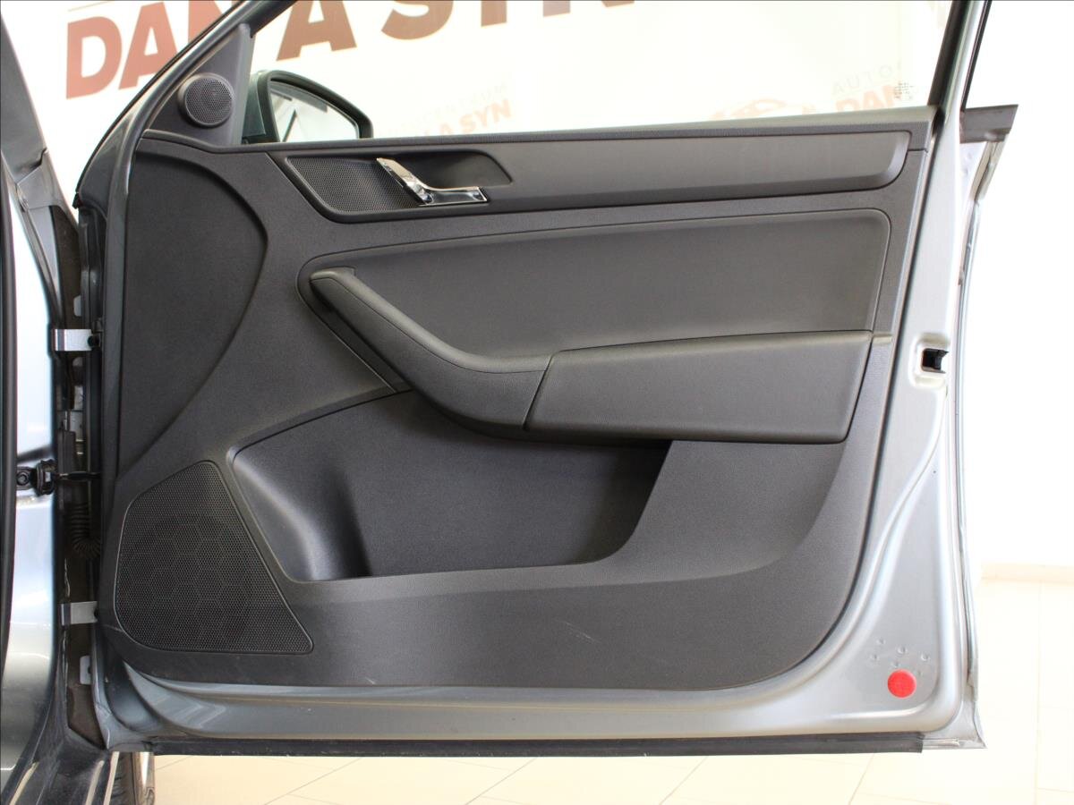 Škoda Rapid Sedan / Limuzína 1,2 l 77 kw