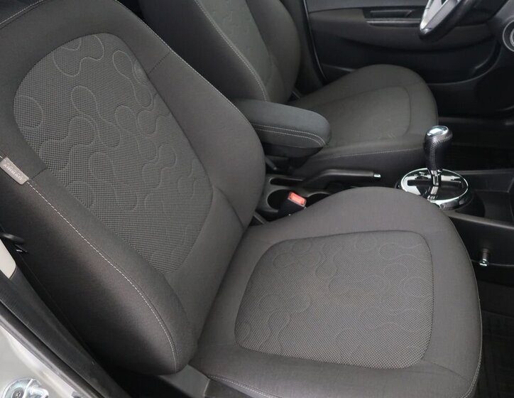 Hyundai i20 Hatchback 1,4 l 74 kw